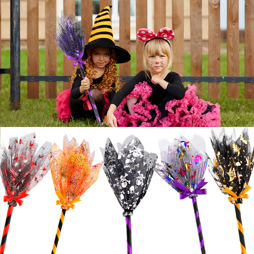 Halloween Witch Broom with LED - Detachable Cosplay Prop recensione e prezzo